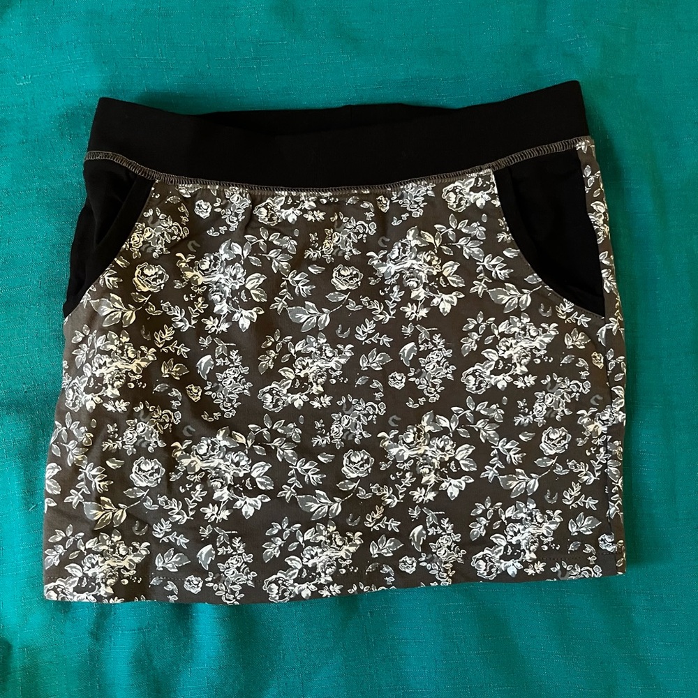 A girls Floral Mini Skirt, 12